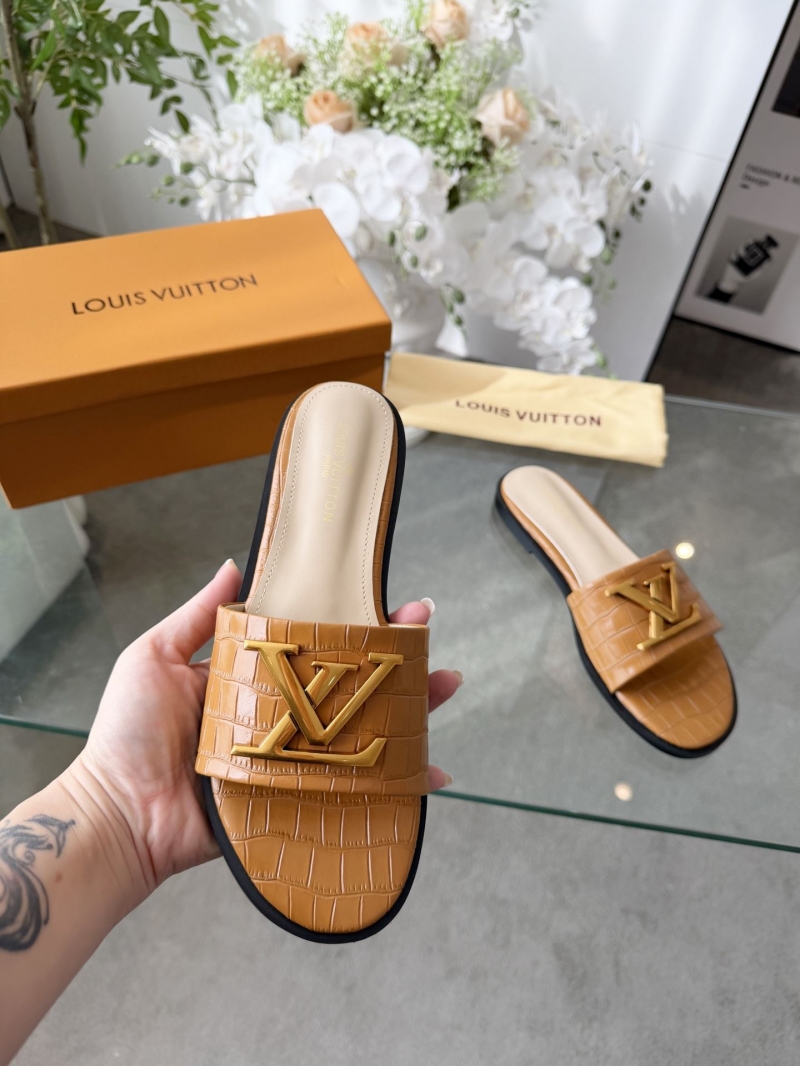 l0vis Vvtt0n slippers